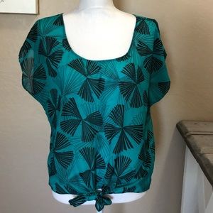 Forever 21 Sheer emerald green top L